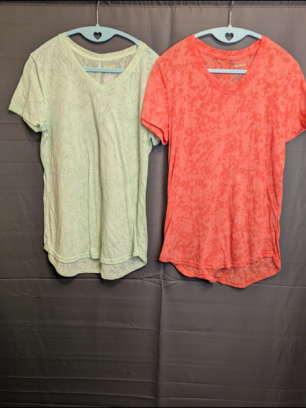 tek gear Short Sleeve V-Neck Top Duo - Coral & Light Green